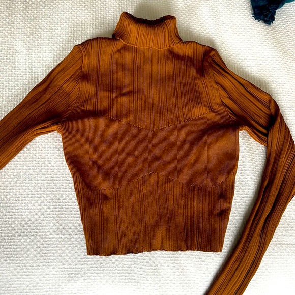 Zara turtleneck cropped top - Picture 2 of 4